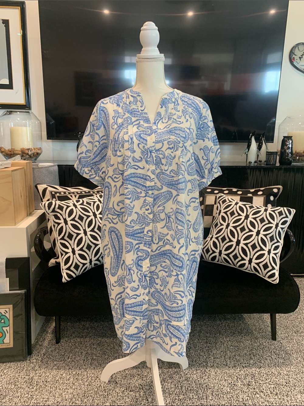 J McLaughlin Blue & White Paisley V-Neck Women's Dress medium. New! - Picture 1 of 9